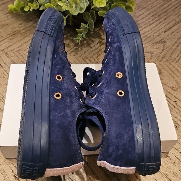Converse Navy Suede Sneakers Size 7 - Picture 4 of 11